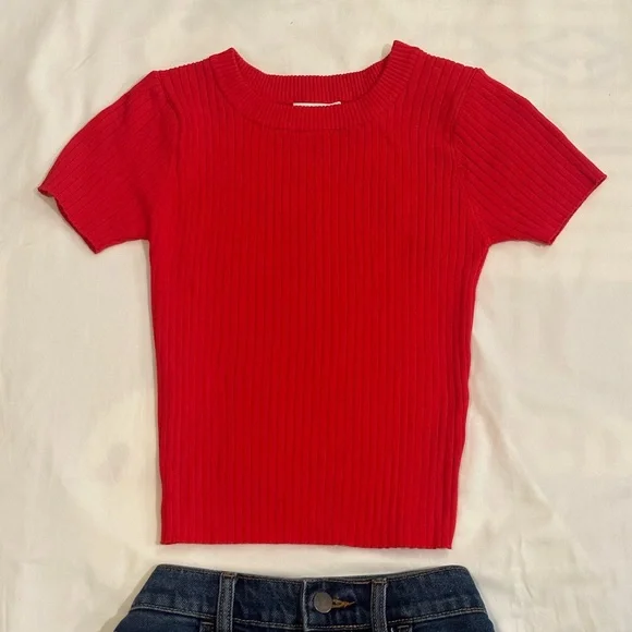 Red Ribbed High Neck Short Sleeve Tee Size Small - Picture 3 of 3